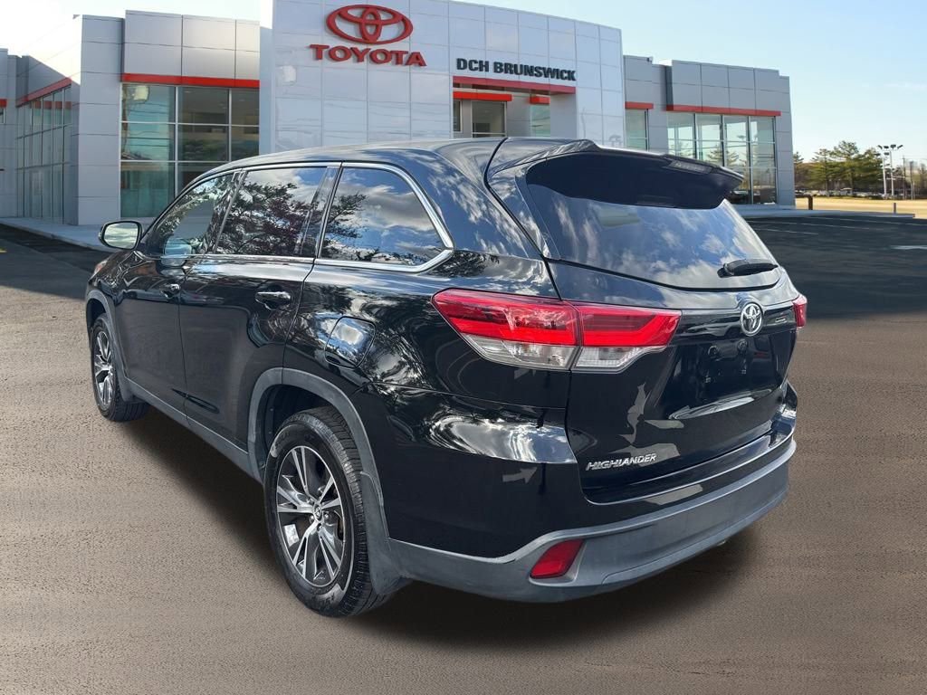 Thumbnail: 2019 Toyota Highlander - 20