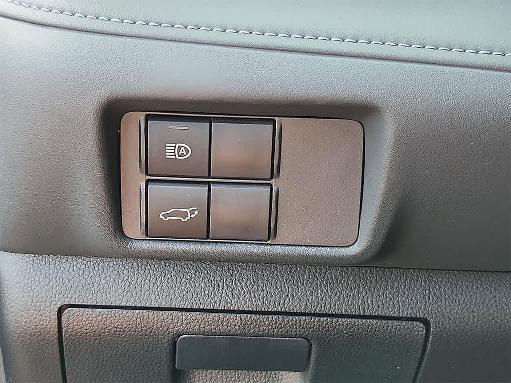 2022 Toyota Highlander LE 28