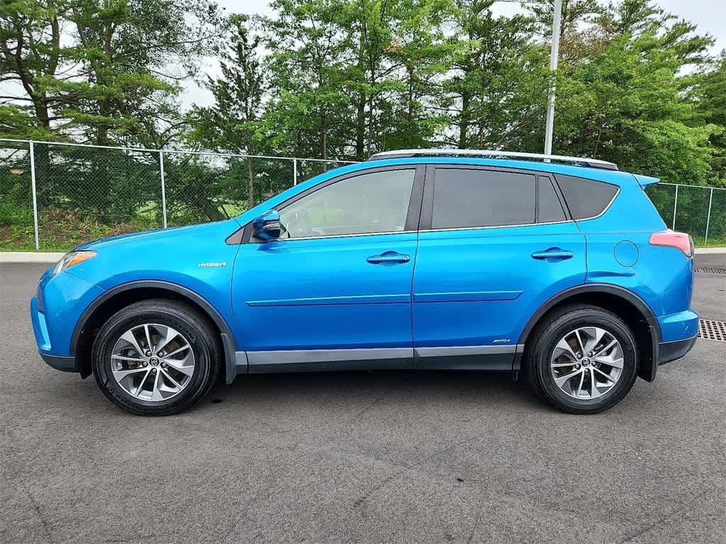 Thumbnail: 2017 Toyota RAV4 - 13