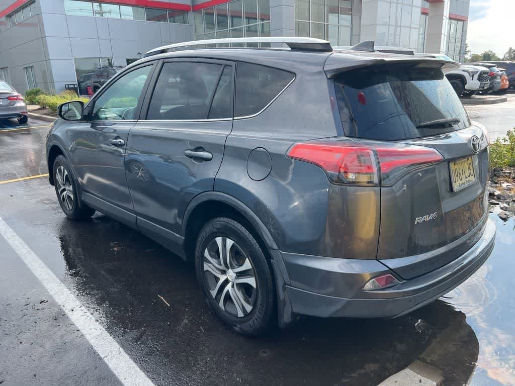 Thumbnail: 2016 Toyota RAV4 - 4