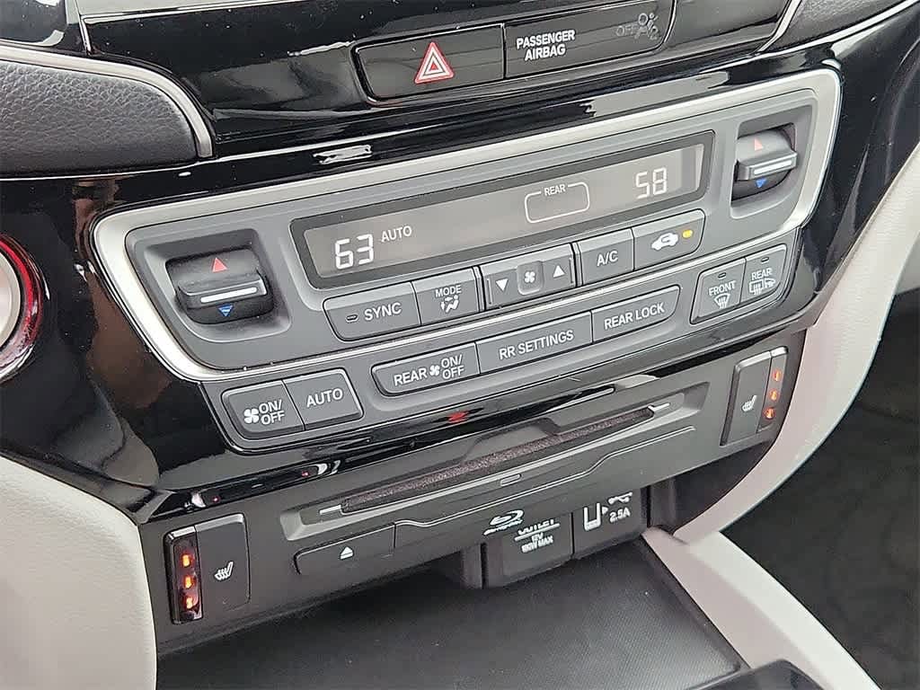 Thumbnail: 2019 Honda Pilot - 18