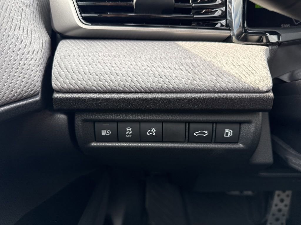 Thumbnail: 2025 Toyota Camry - 31