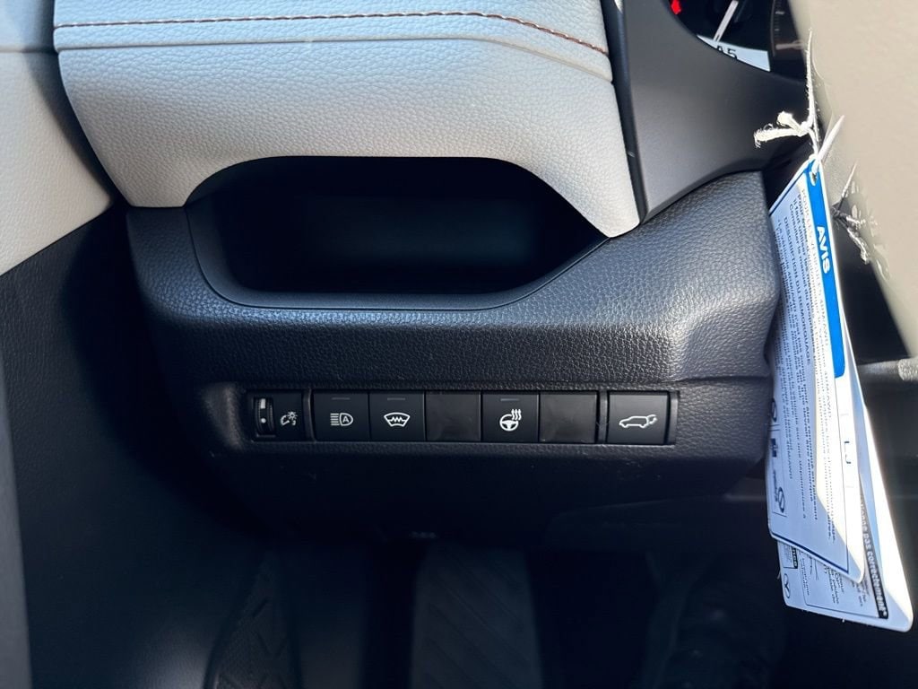 Thumbnail: 2025 Toyota RAV4 - 24