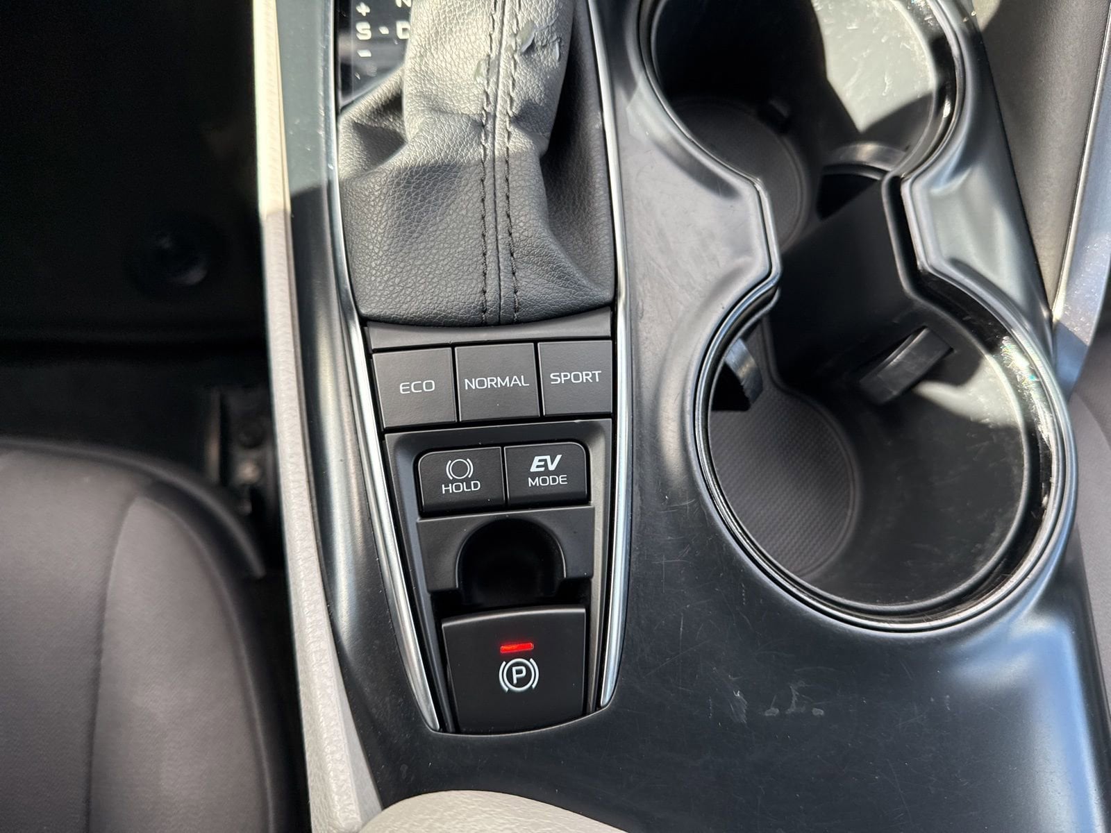 Thumbnail: 2020 Toyota Camry - 28