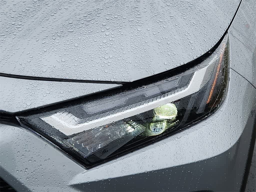 2025 Toyota RAV4 XLE 9