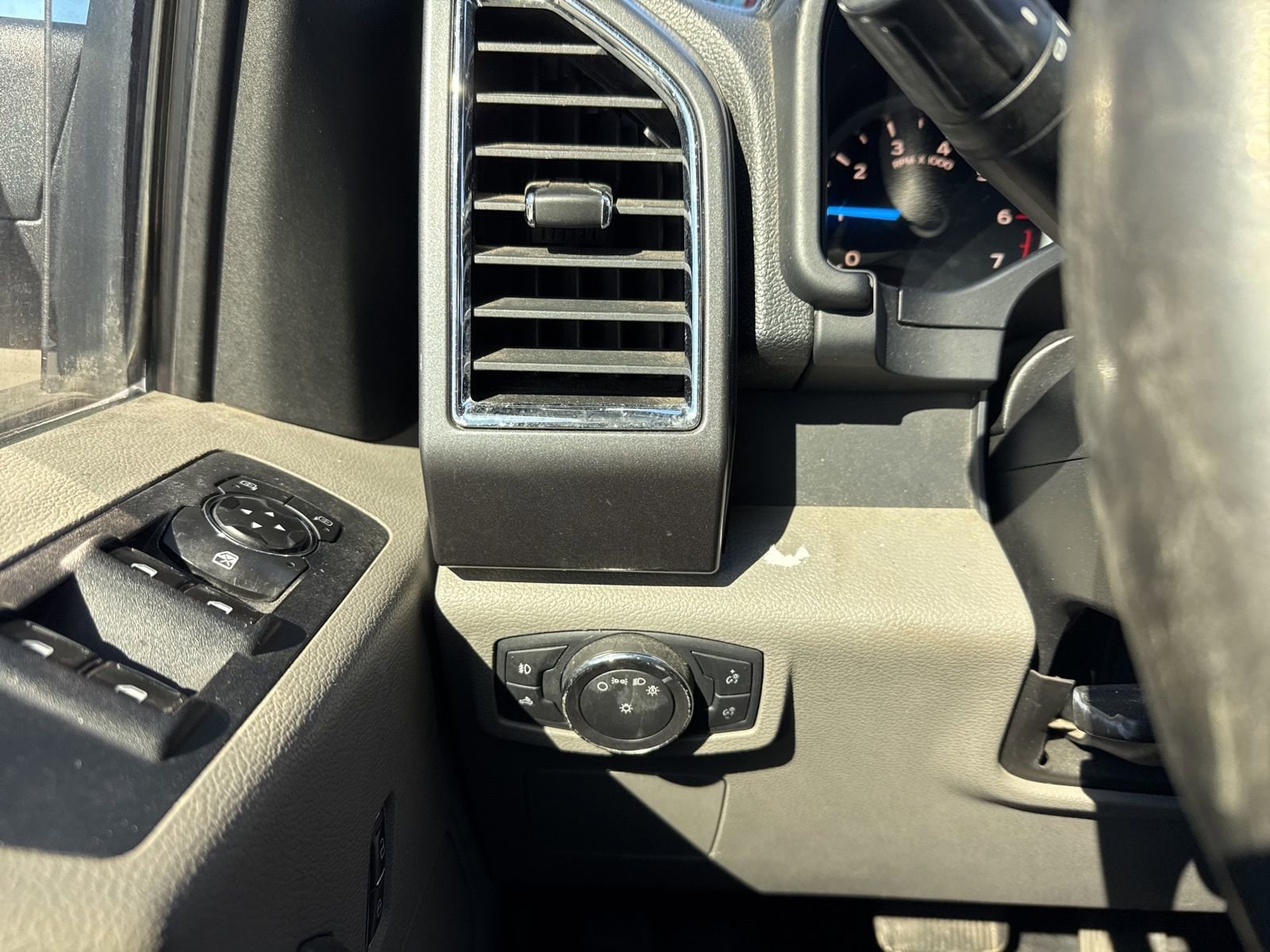 Thumbnail: 2016 Ford F-150 - 27