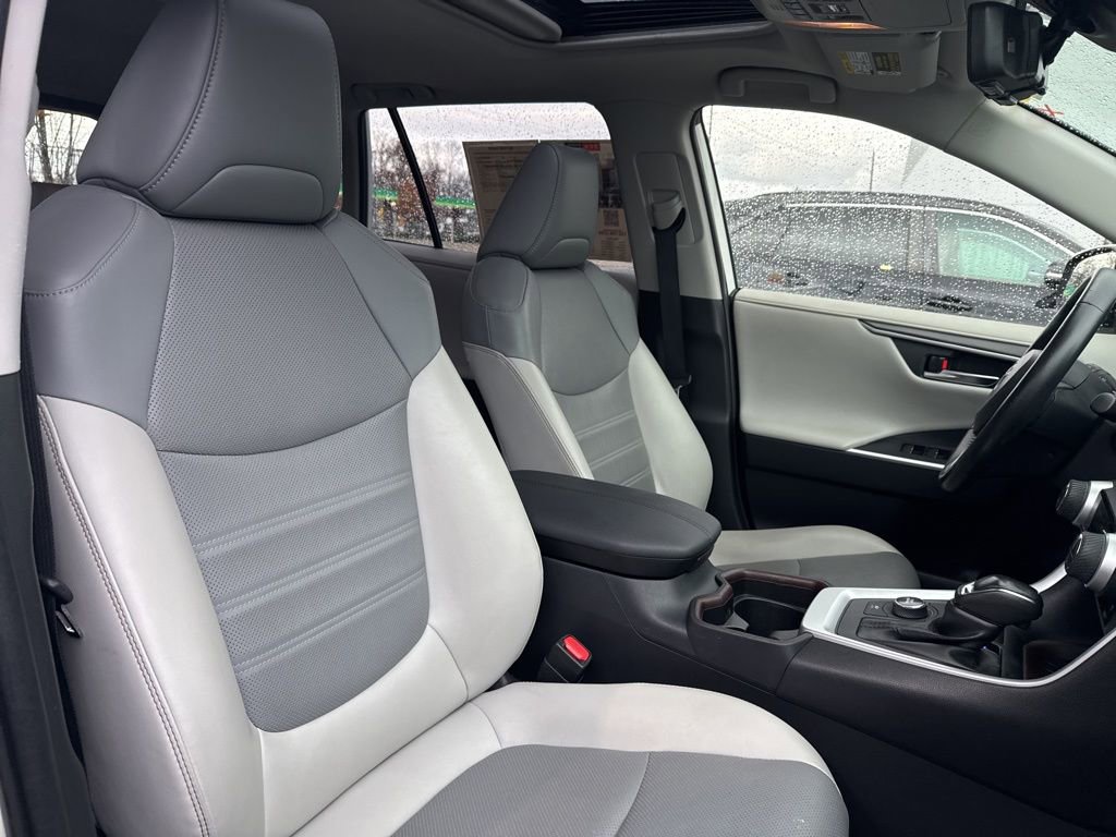 Thumbnail: 2019 Toyota RAV4 - 23