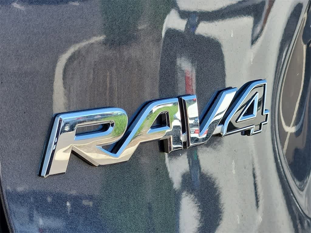 2025 Toyota RAV4 XLE Premium 17