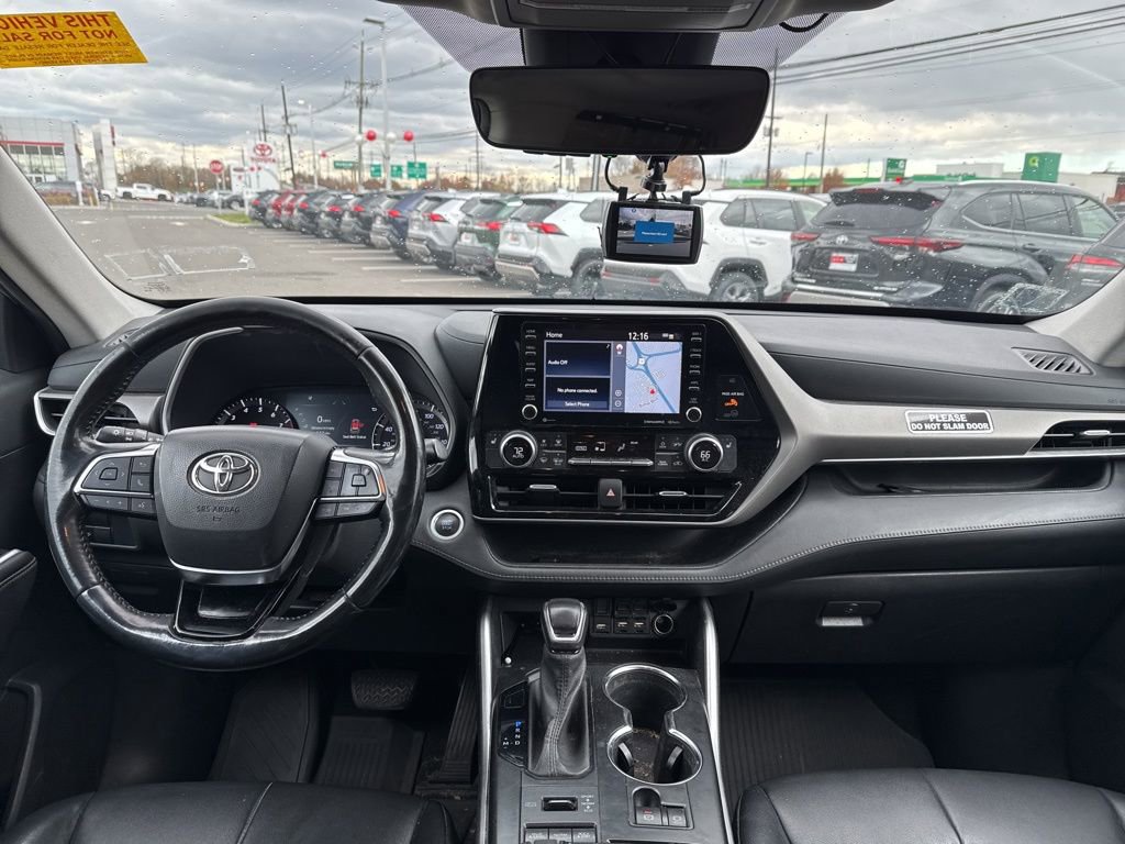 Thumbnail: 2021 Toyota Highlander - 24