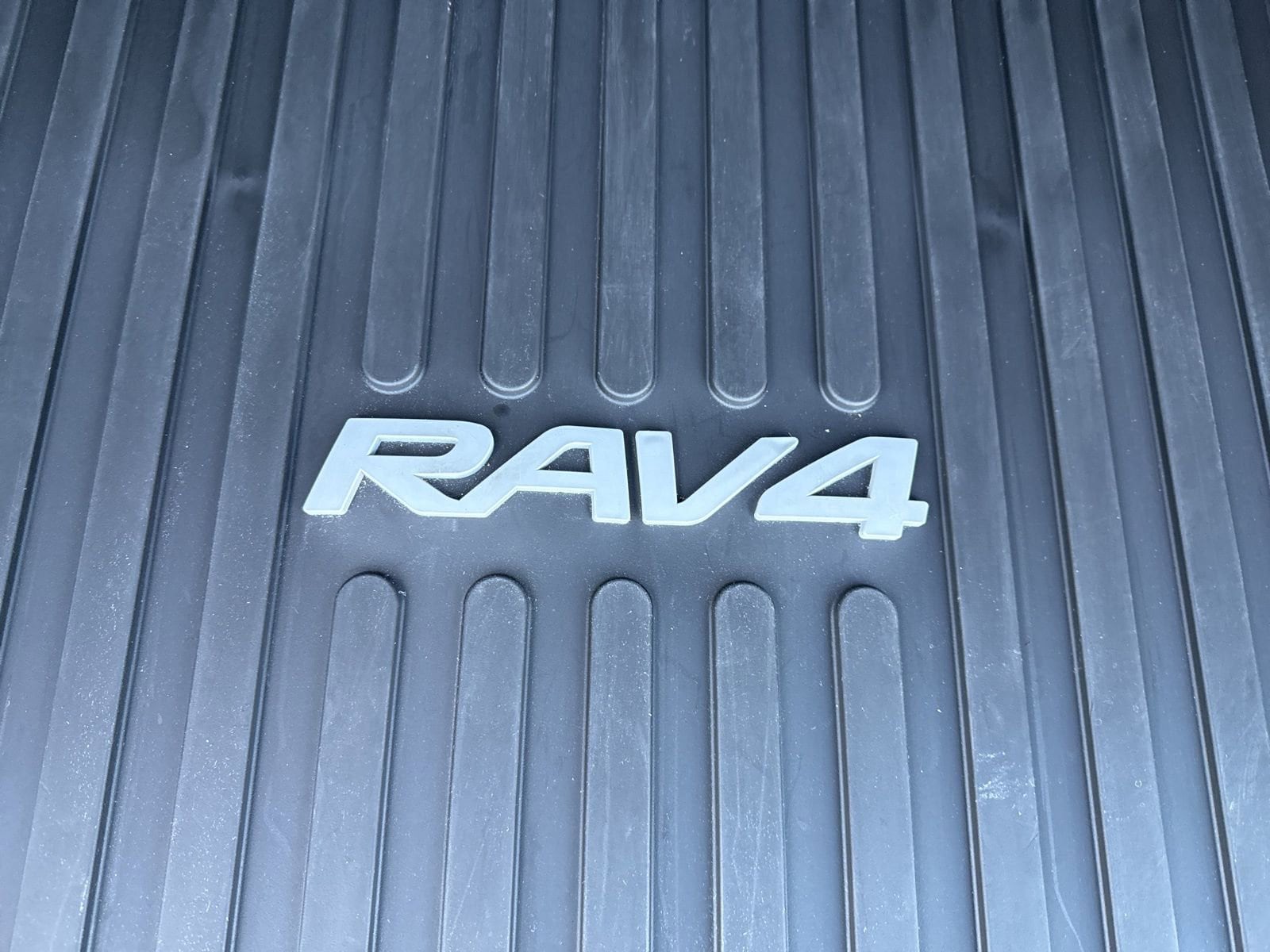 Thumbnail: 2023 Toyota RAV4 - 17
