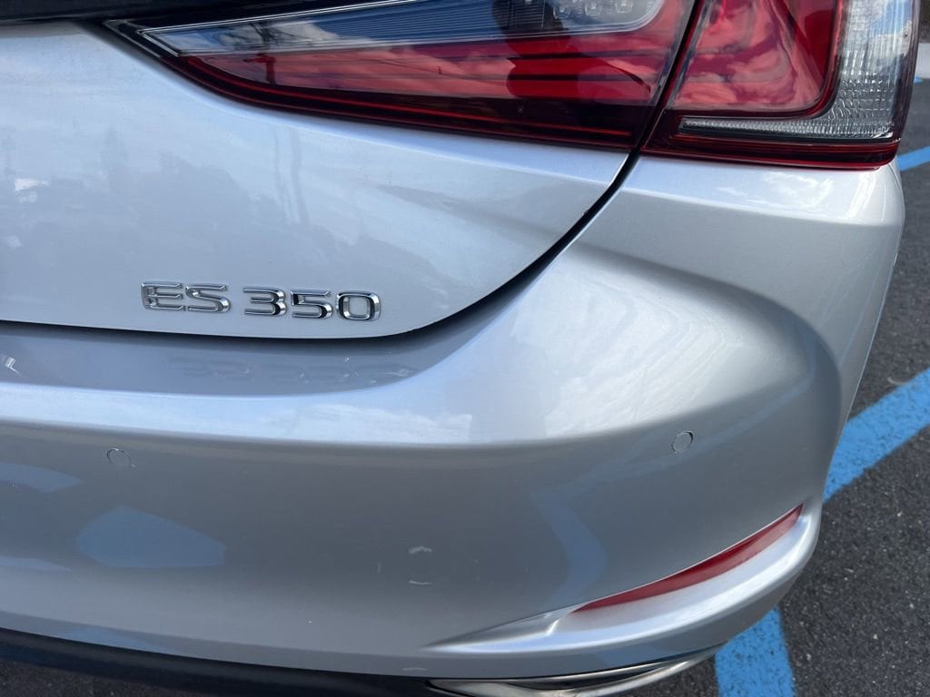 Thumbnail: 2020 Lexus ES - 20