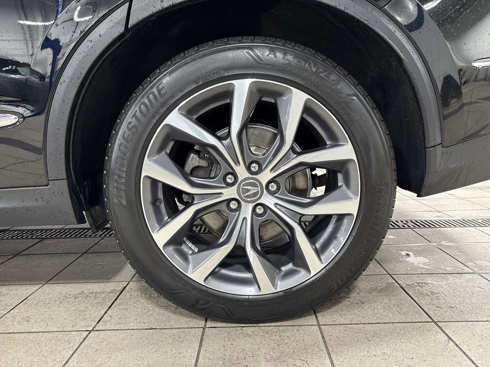 Thumbnail: 2023 Acura MDX - 17