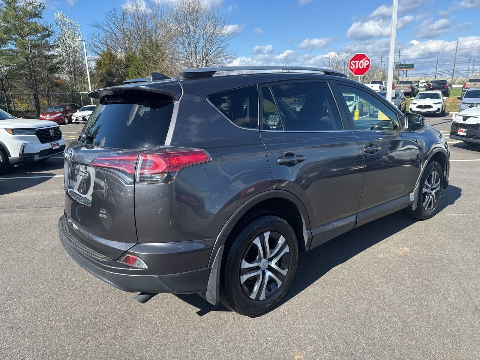 Thumbnail: 2018 Toyota RAV4 - 5