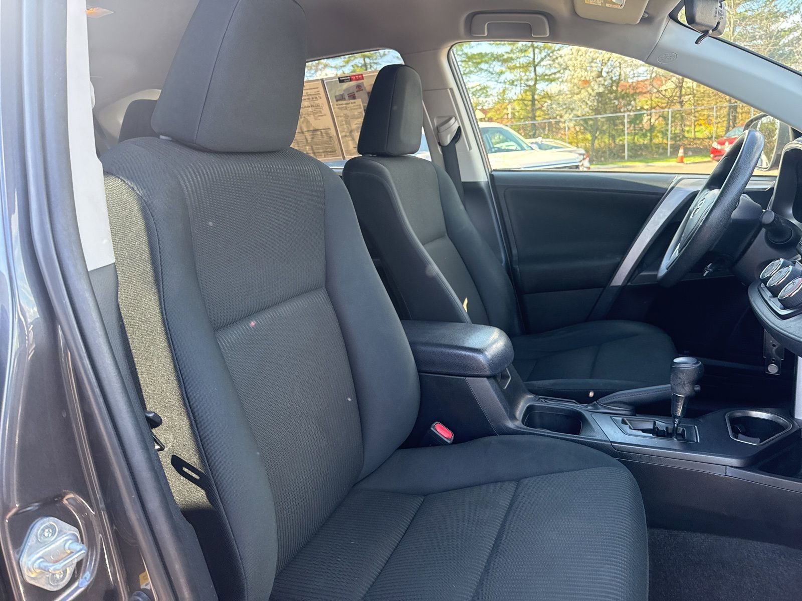 Thumbnail: 2018 Toyota RAV4 - 21