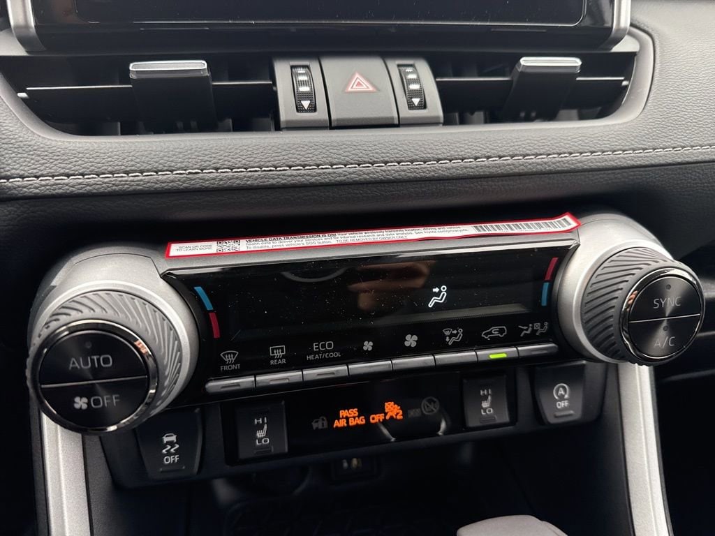 Thumbnail: 2025 Toyota RAV4 - 20