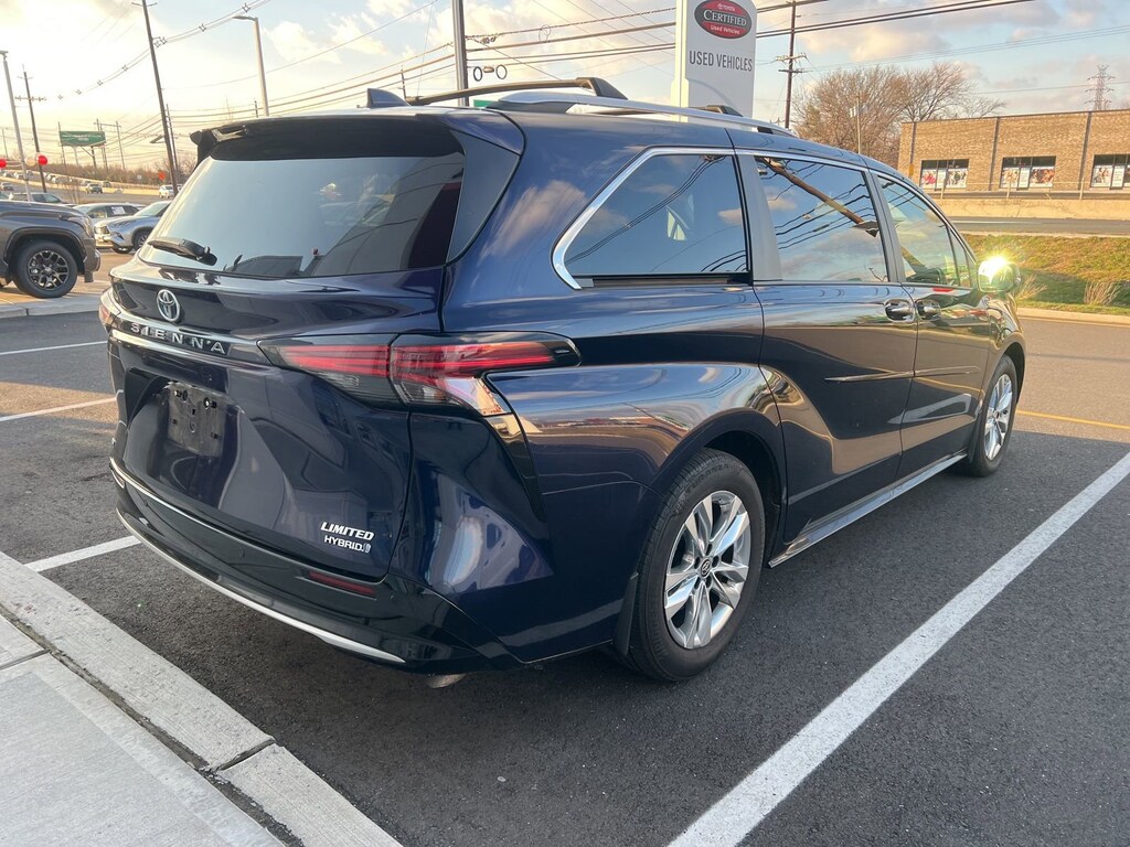 Used 2023 Toyota Sienna Limited 7 Passenger Van Passenger Van