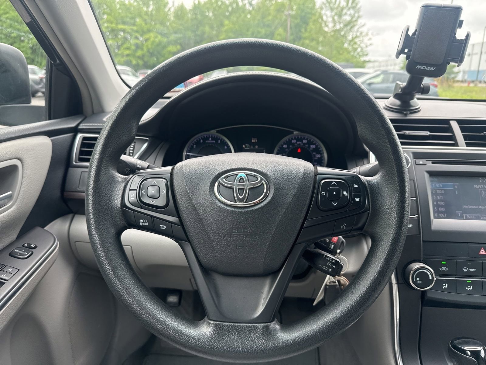 Thumbnail: 2016 Toyota Camry - 24