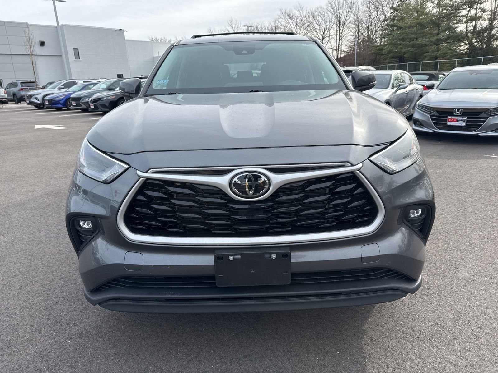 Thumbnail: 2023 Toyota Highlander - 6