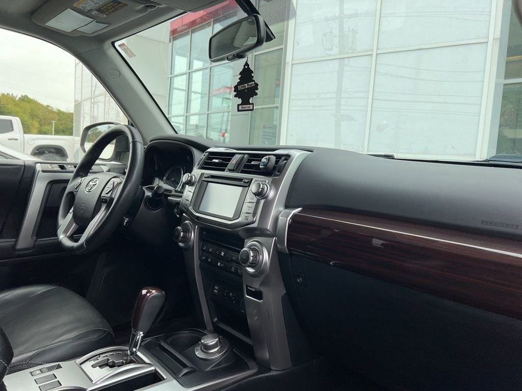 Thumbnail: 2018 Toyota 4Runner - 18