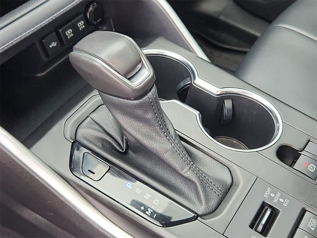 Thumbnail: 2021 Toyota Highlander - 20