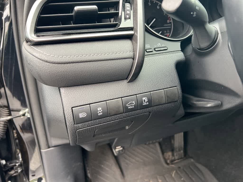 2022 Toyota Camry SE 21