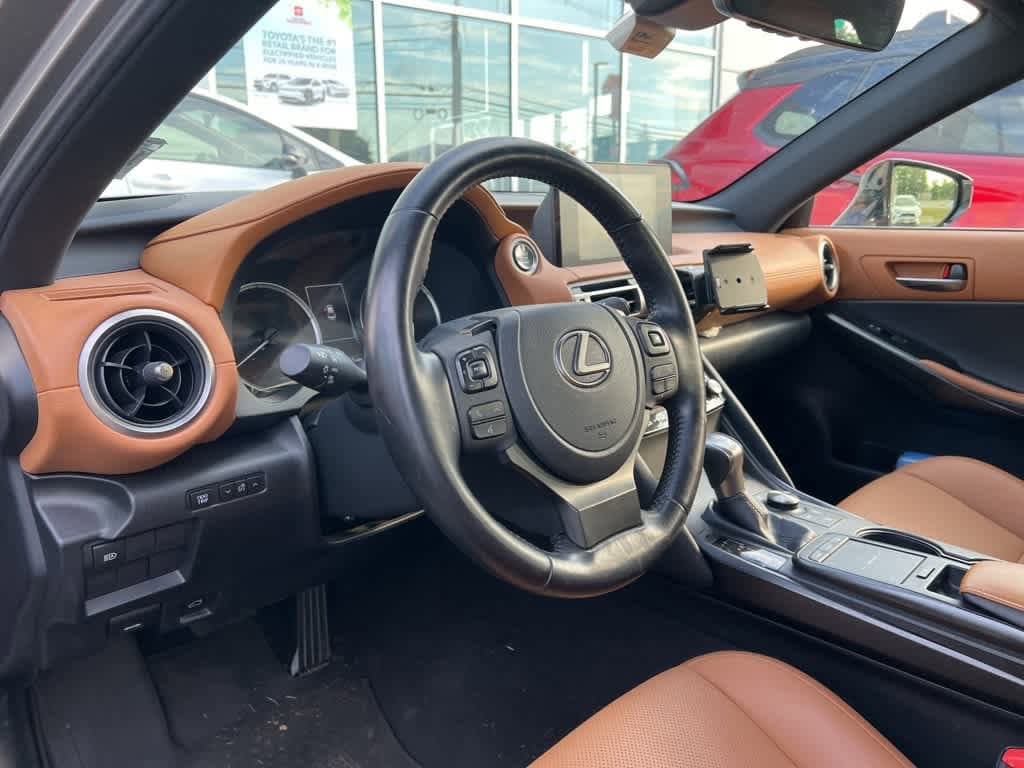 Thumbnail: 2021 Lexus IS - 6