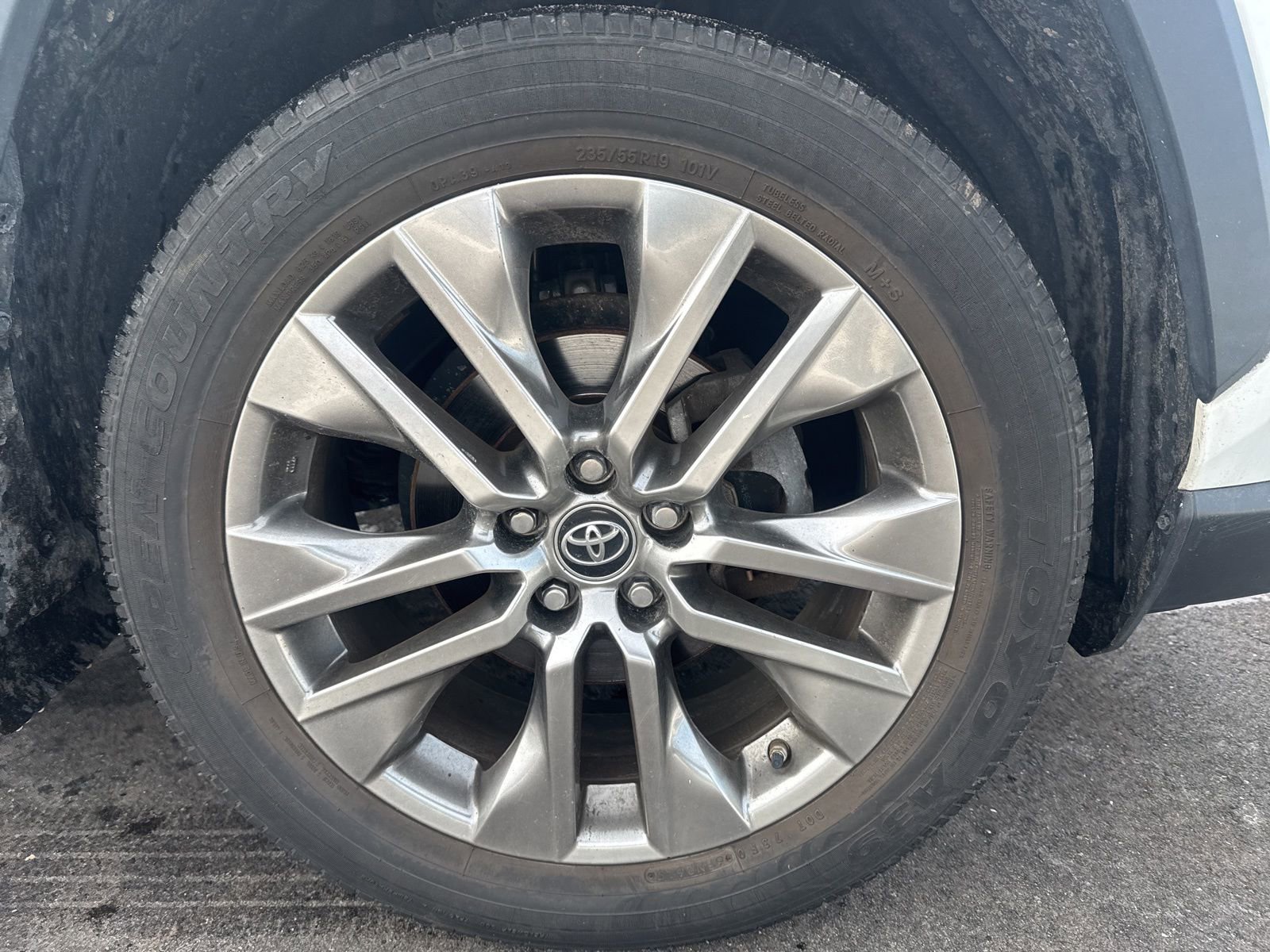 Thumbnail: 2019 Toyota RAV4 - 15