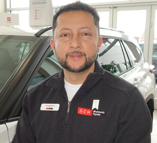 Staff member Giovanni Mancipe from ID_3e73ad