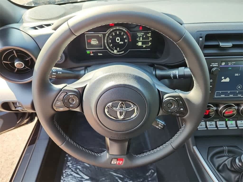 Thumbnail: 2025 Toyota GR86 - 14