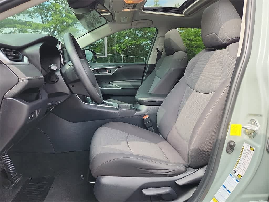 Thumbnail: 2019 Toyota RAV4 - 18