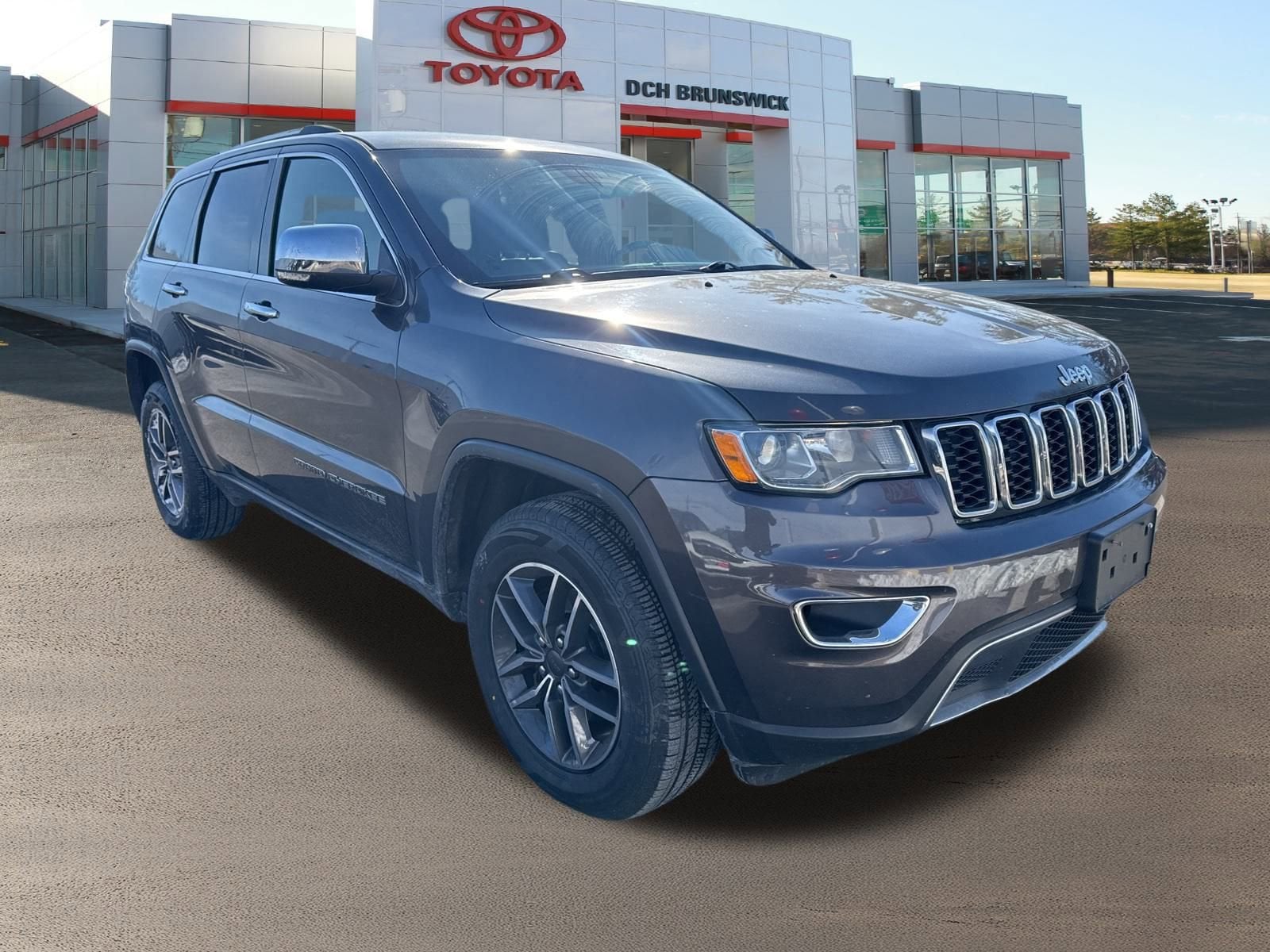Thumbnail: 2019 Jeep Grand Cherokee - 3