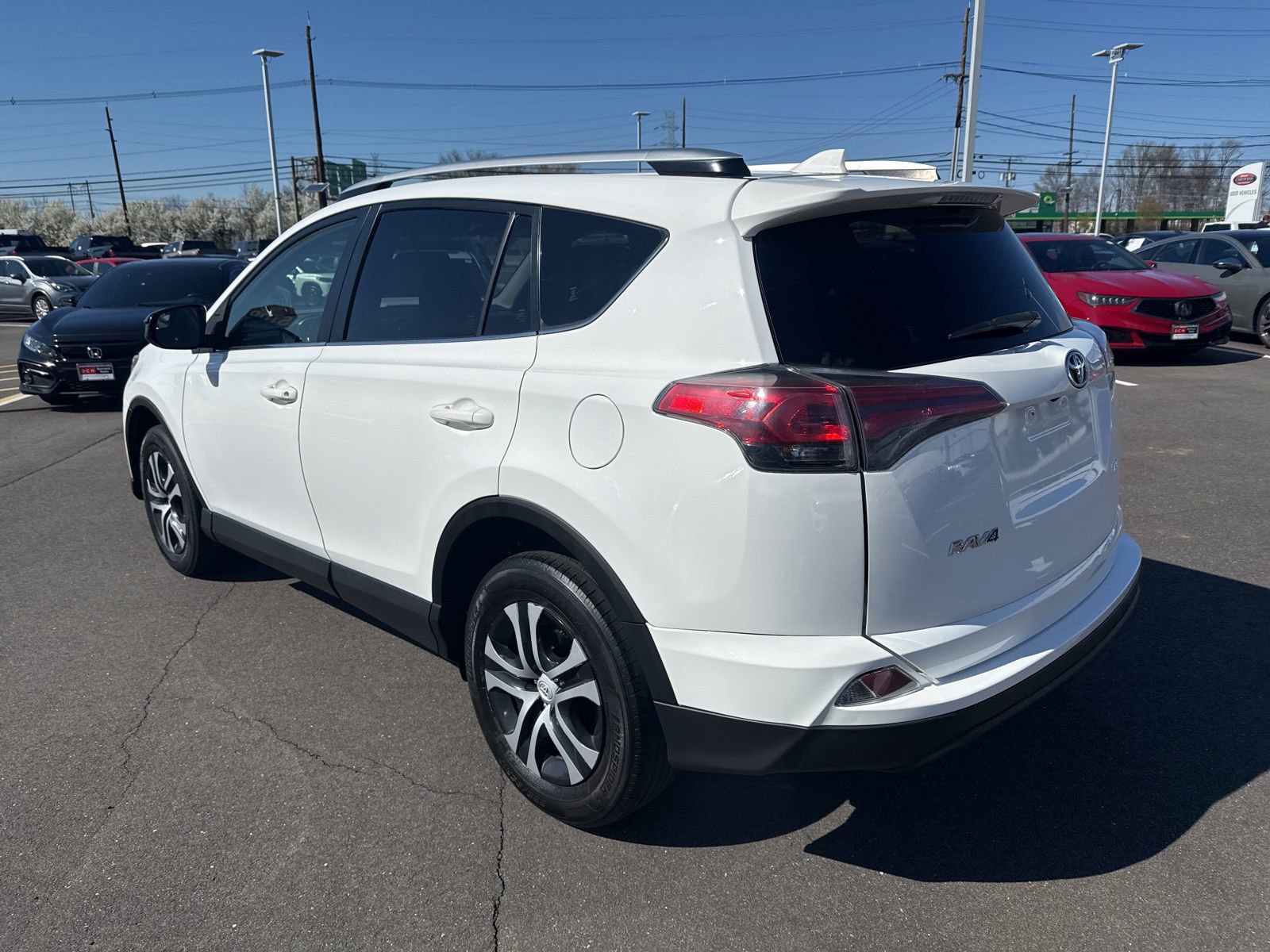 Thumbnail: 2016 Toyota RAV4 - 13