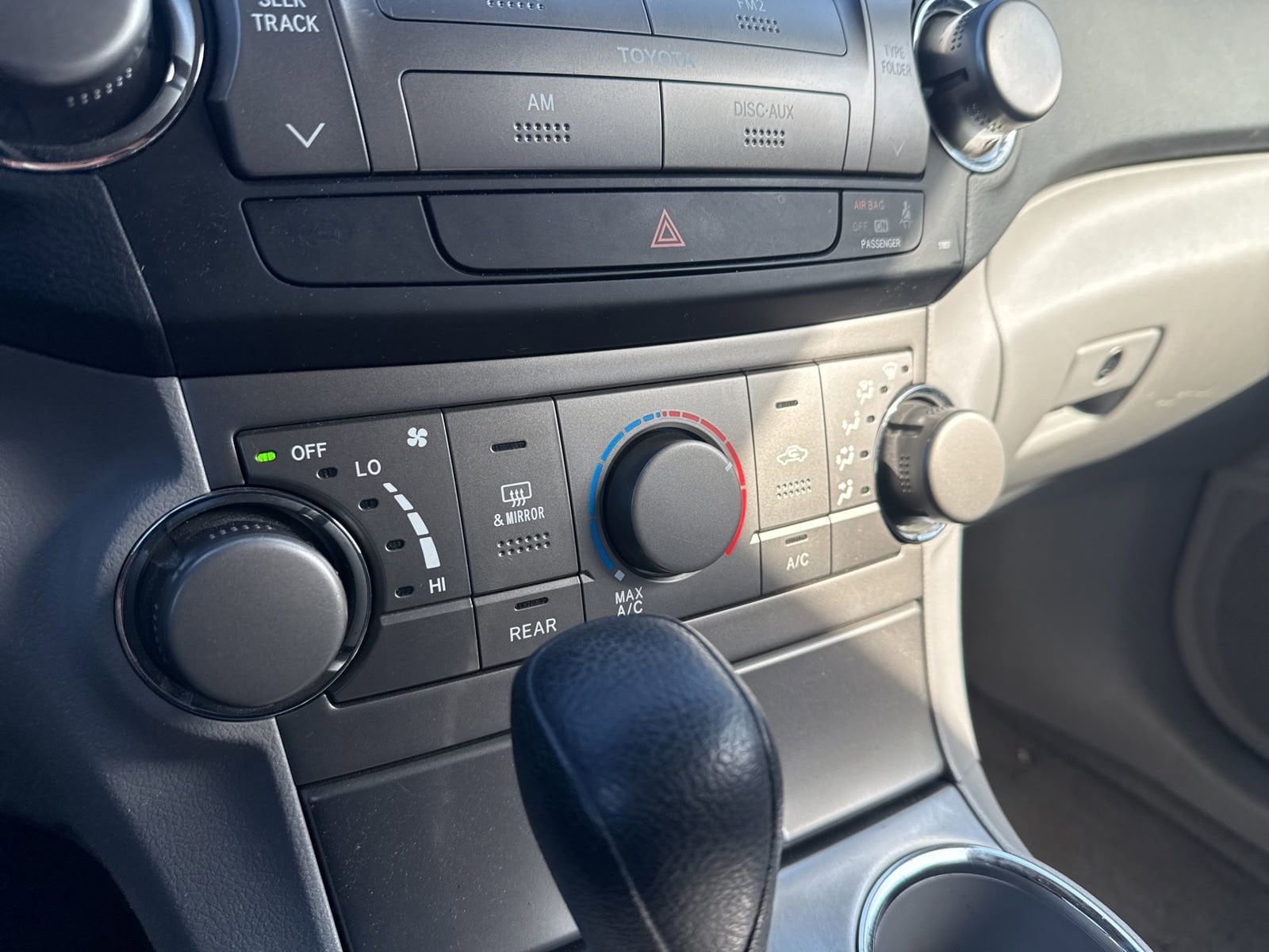 Thumbnail: 2009 Toyota Highlander - 28