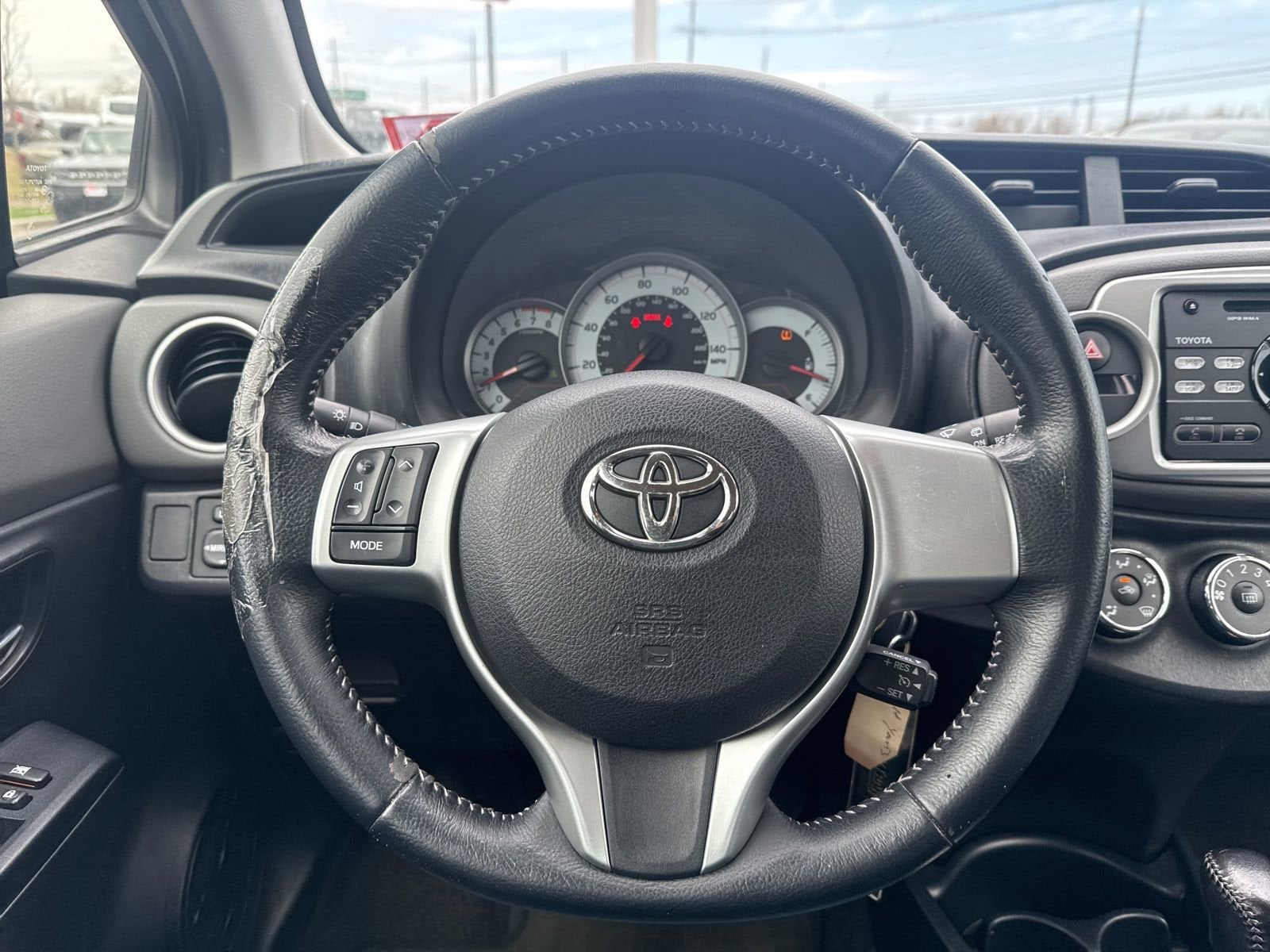 Thumbnail: 2012 Toyota Yaris - 22