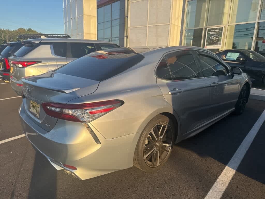2018 Toyota Camry XSE photo 3