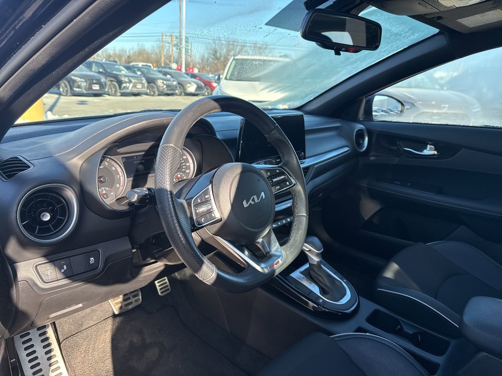 Thumbnail: 2023 Kia Forte - 17