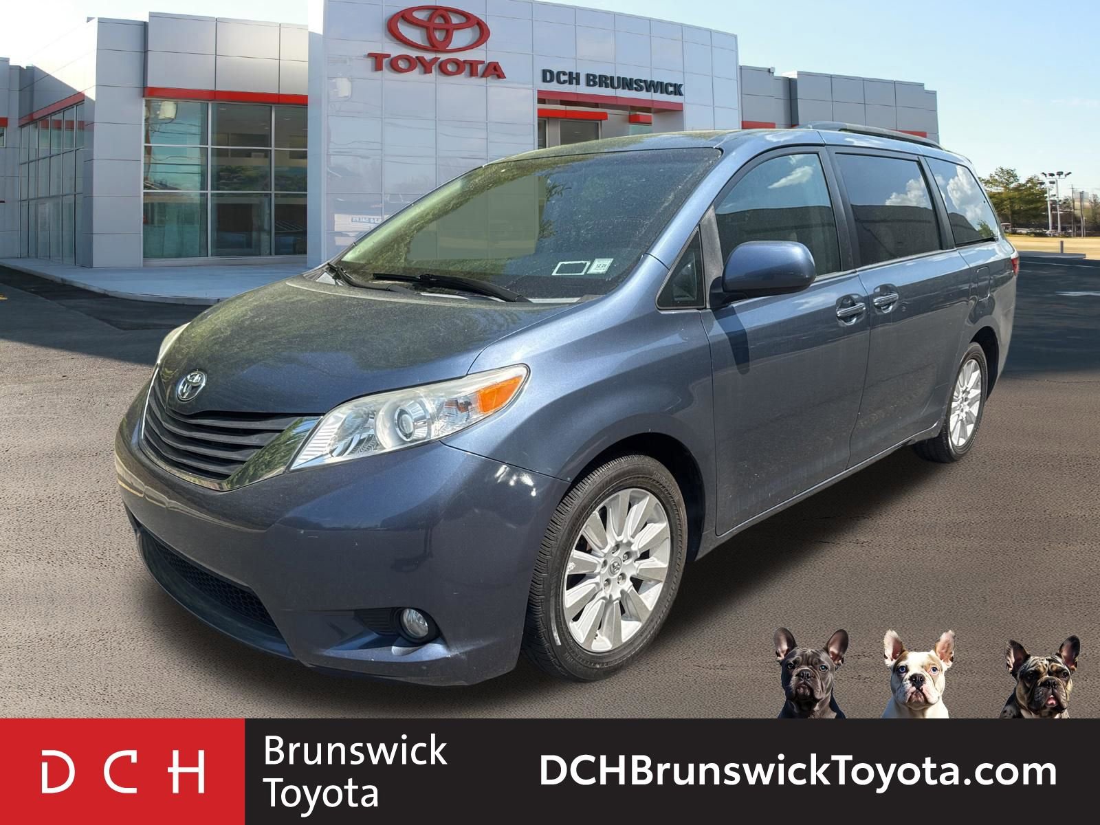 2015 Toyota Sienna XLE Premium V6 AWD 7-Passenger's photo