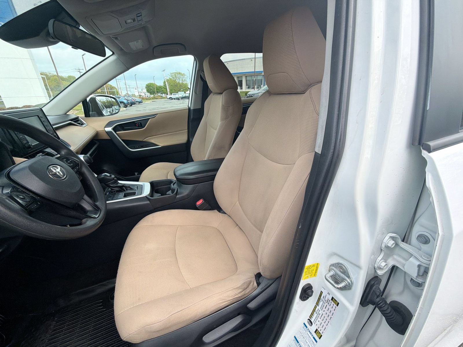 Thumbnail: 2019 Toyota RAV4 - 28