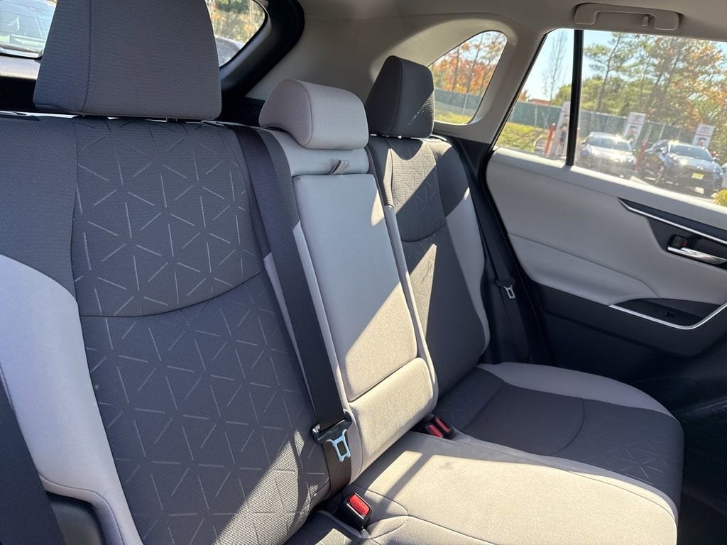 Thumbnail: 2025 Toyota RAV4 - 15