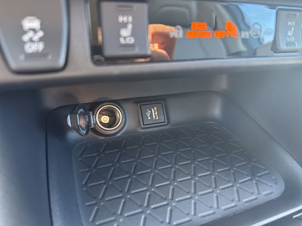 Thumbnail: 2025 Toyota RAV4 - 21