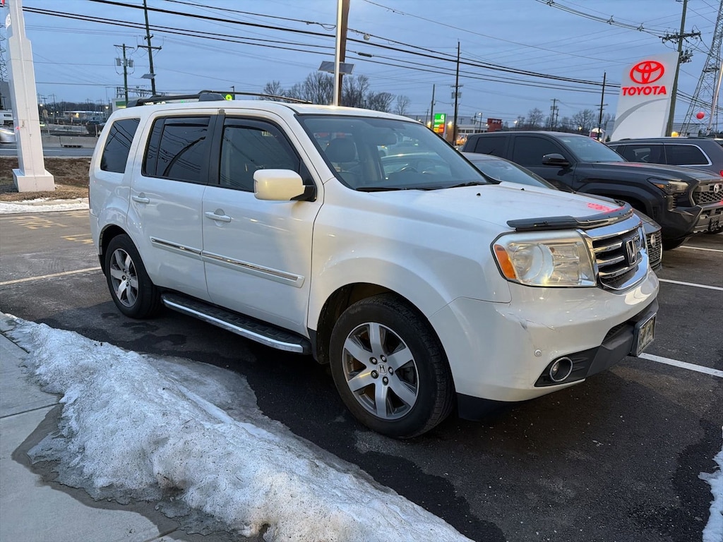 Used 2013 Honda Pilot Touring w/RES/Navi 4WD SUV
