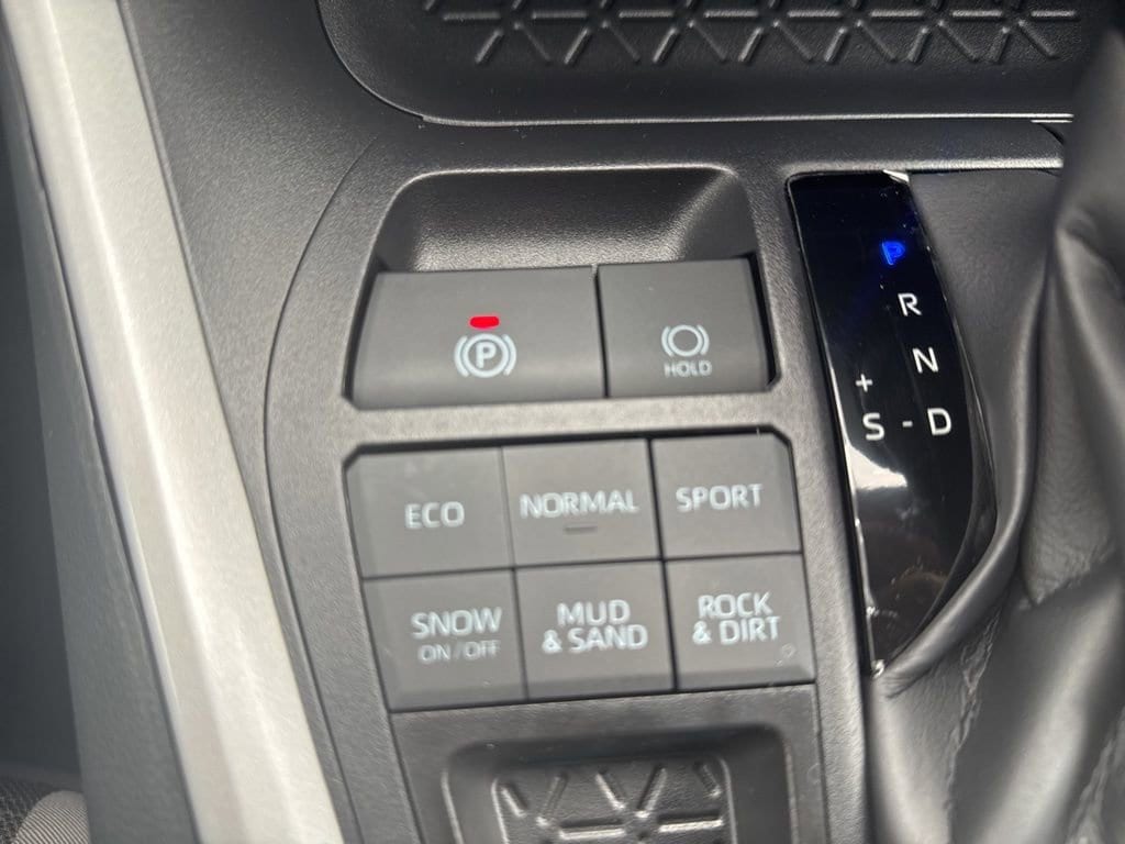 Thumbnail: 2025 Toyota RAV4 - 23