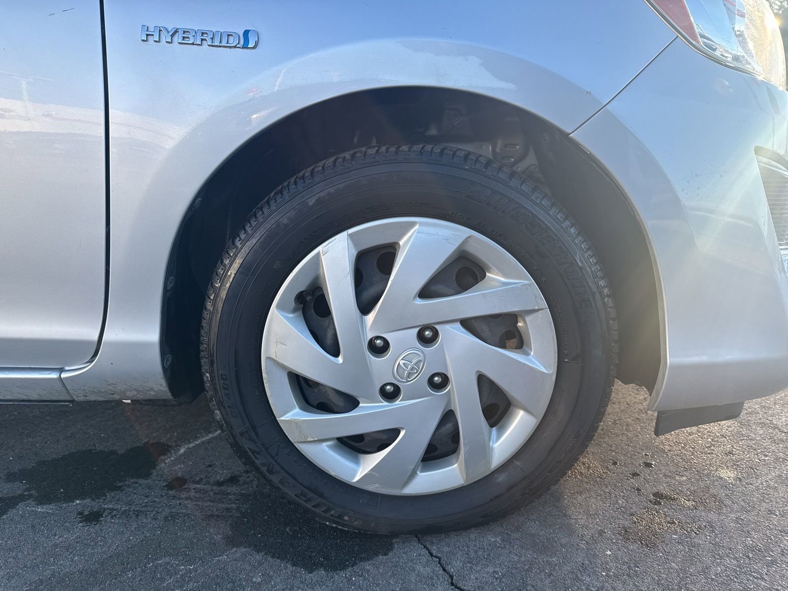 Thumbnail: 2015 Toyota Prius c - 14