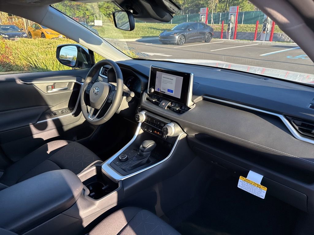 Thumbnail: 2025 Toyota RAV4 - 13