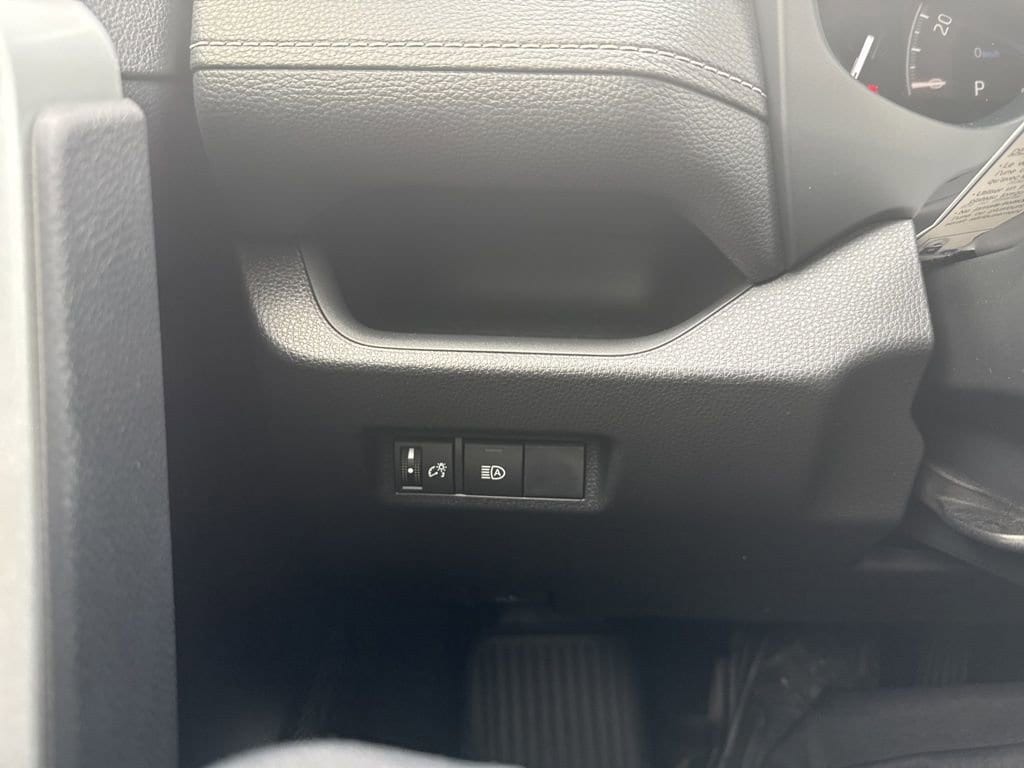 Thumbnail: 2025 Toyota RAV4 - 22