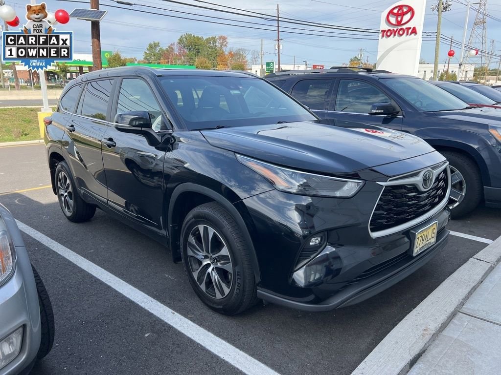 Thumbnail: 2023 Toyota Highlander - 2