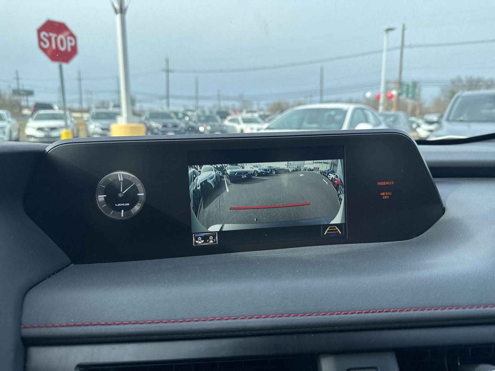 Thumbnail: 2020 Lexus UX - 26