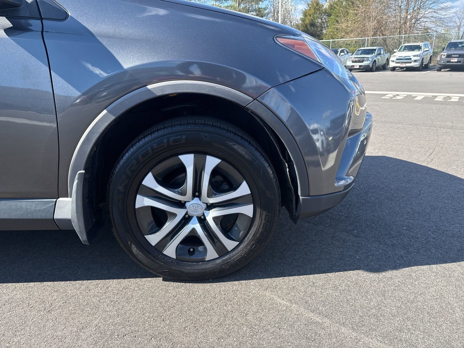 Thumbnail: 2018 Toyota RAV4 - 16