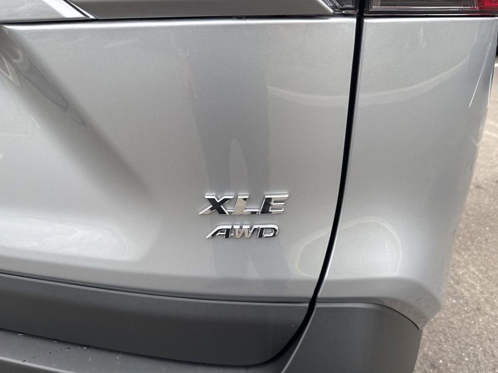 Thumbnail: 2025 Toyota RAV4 - 7