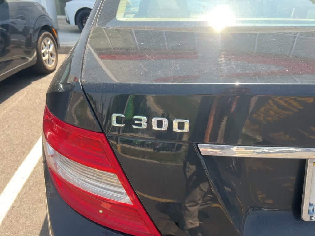 Thumbnail: 2011 Mercedes-Benz C-Class - 18
